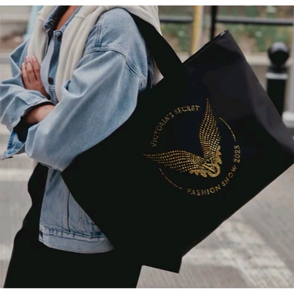 NWT Black Victoria's Secret Fashion Show Tote Bag (2025)